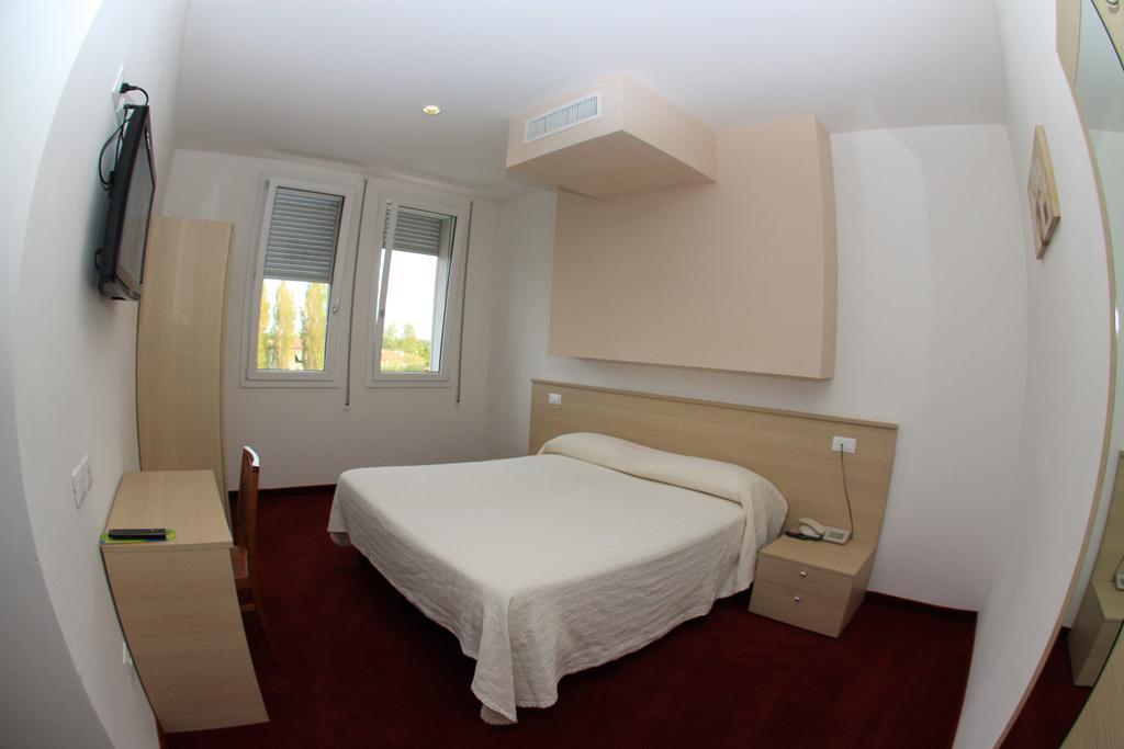 Park Hotel Italia Tezze sul Brenta Oda fotoğraf